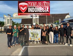 Management Holywish Turun ke Jalan Bagikan Takjil Momentum bulan suci Ramadan 1447 Hijirah/2026 M